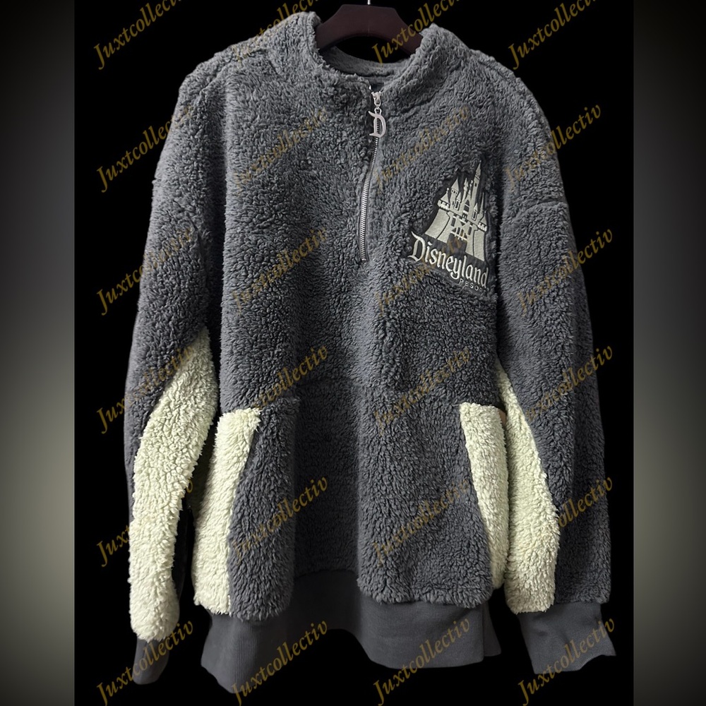 NWT Disneyland Sherpa Plush Quarter Zip Gray Pullover Fleece Sweater